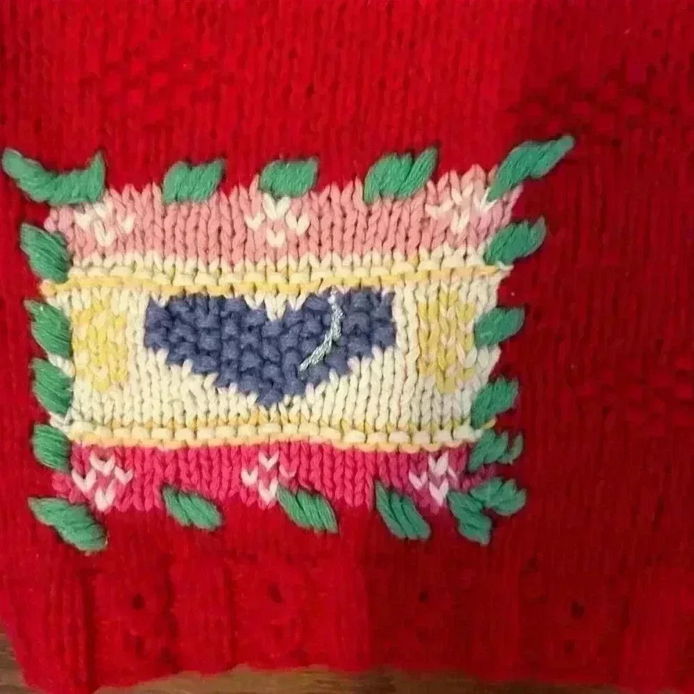 Vintage Embroidered Patchwork Hearts Sweater Vest Size Medium Hand Knit Cottage - Picture 3 of 9